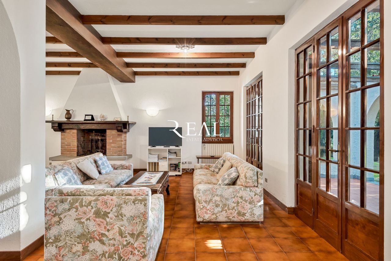 Вилла в Форте деи Марми, Италия, 400 м² - фото 5