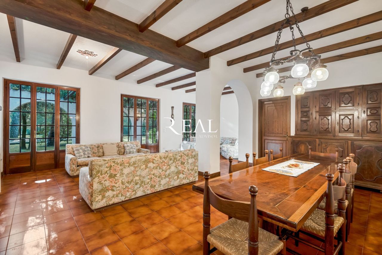 Вилла в Форте деи Марми, Италия, 400 м² - фото 6