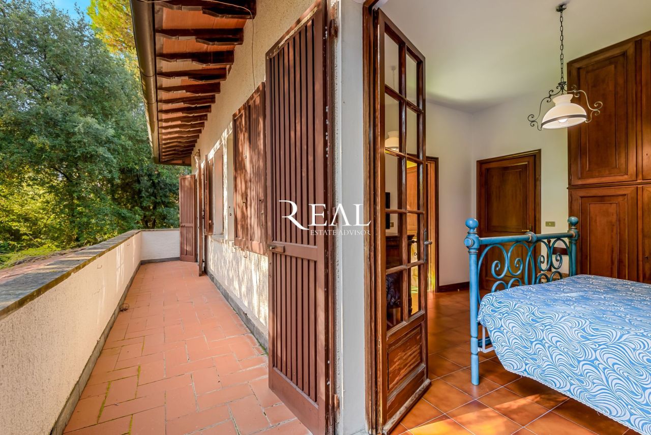 Вилла в Форте деи Марми, Италия, 400 м² - фото 13