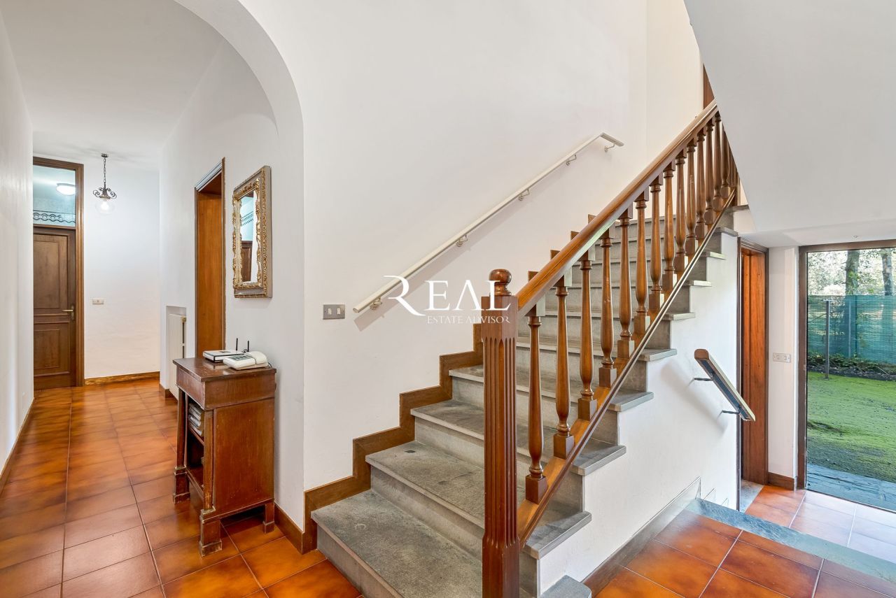 Вилла в Форте деи Марми, Италия, 400 м² - фото 10