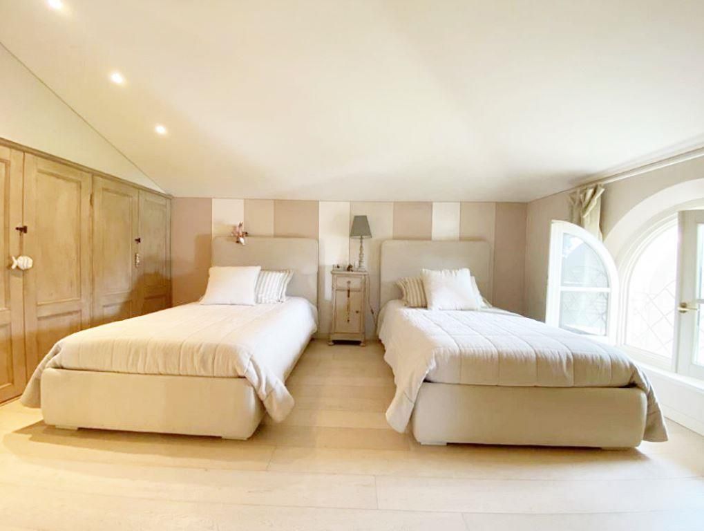 Дом в Марина ди Пьетрасанта, Италия, 220 м² - фото 16