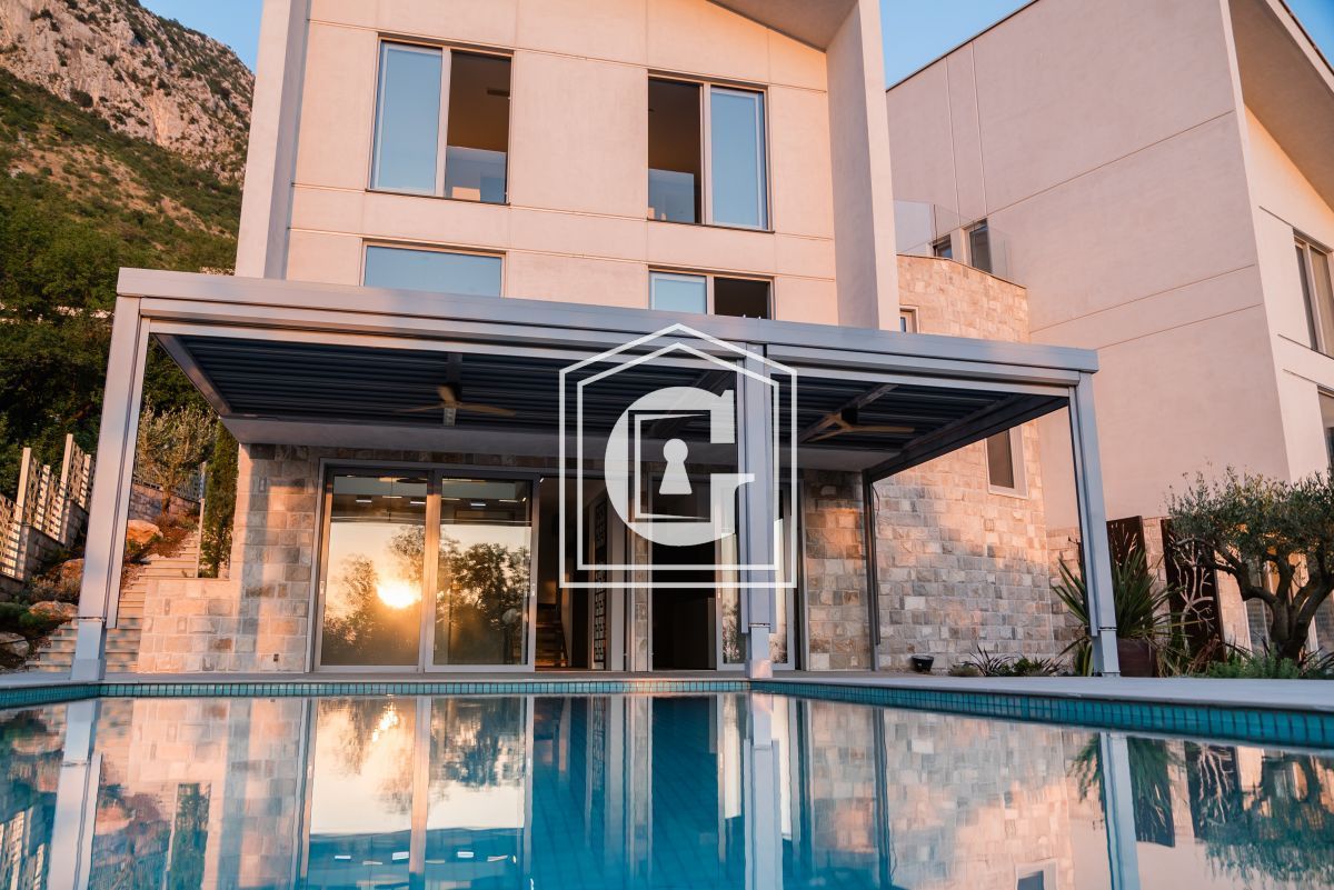 Вилла в Режевичах, Черногория, 230 м² - фото 3