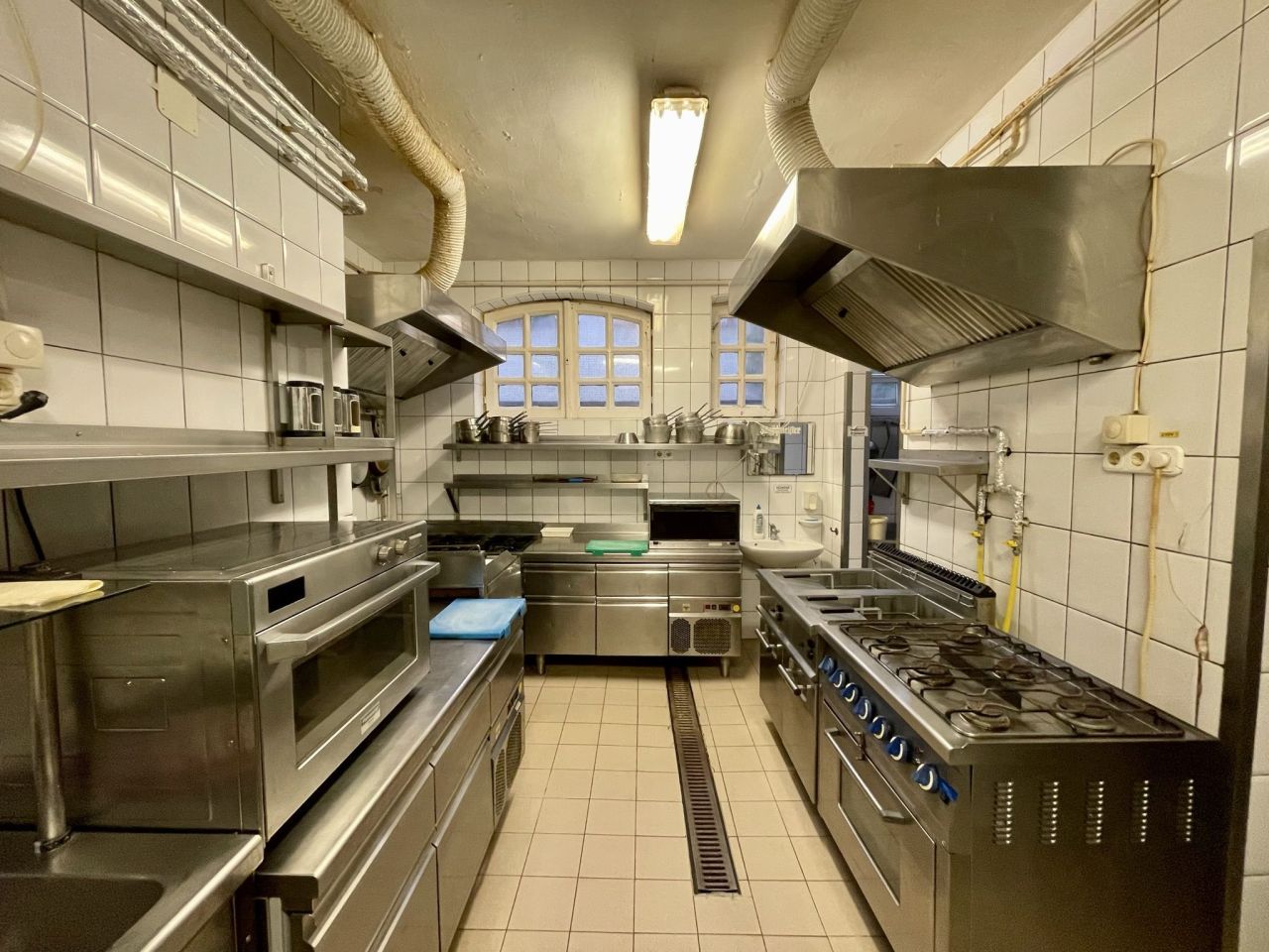 Кафе, ресторан в Хевизе, Венгрия, 300 м² - фото 10