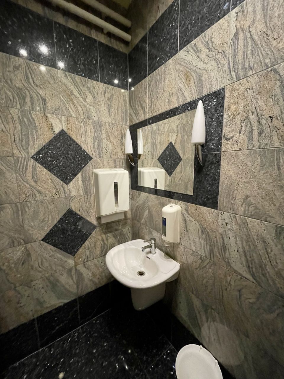 Кафе, ресторан в Хевизе, Венгрия, 300 м² - фото 9