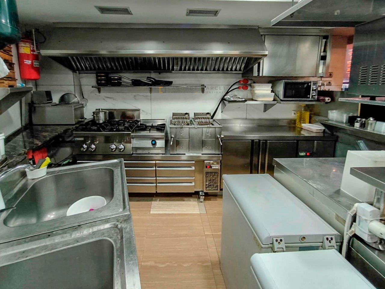 Магазин в Барселоне, Испания, 203 м² - фото 7