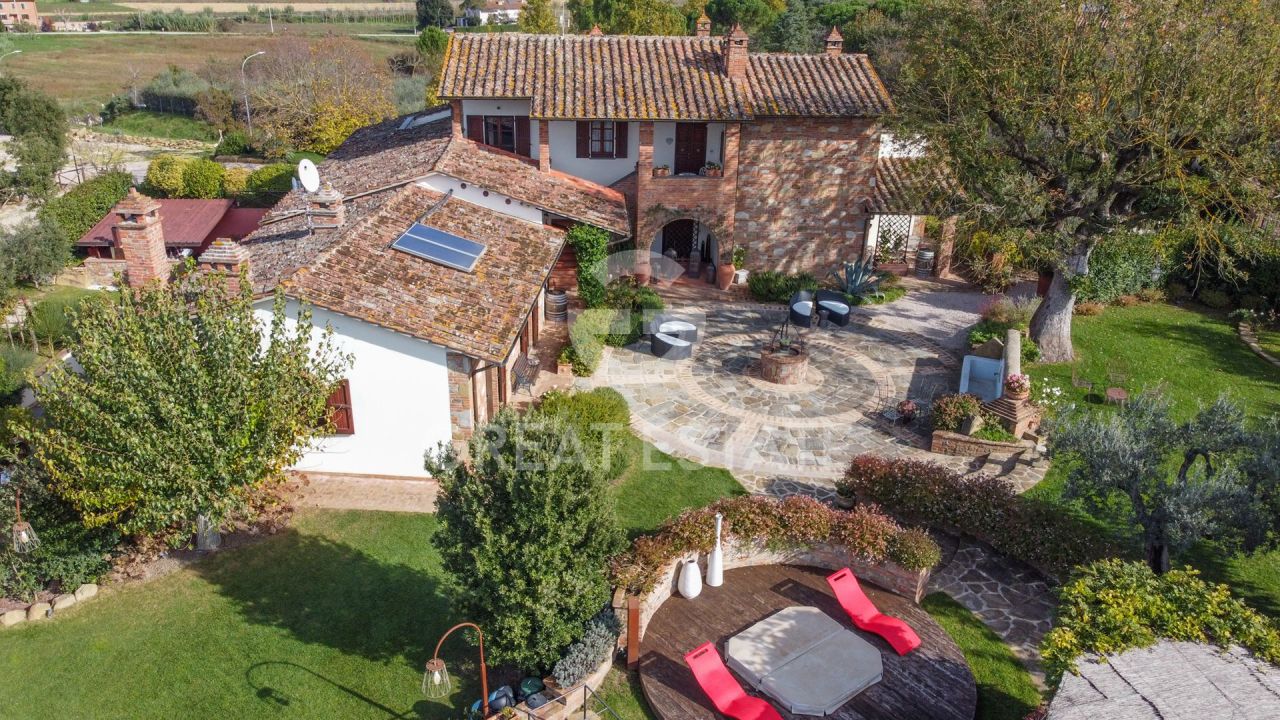 Дом в Читта-делла-Пьеве, Италия, 476.25 м² - фото 2