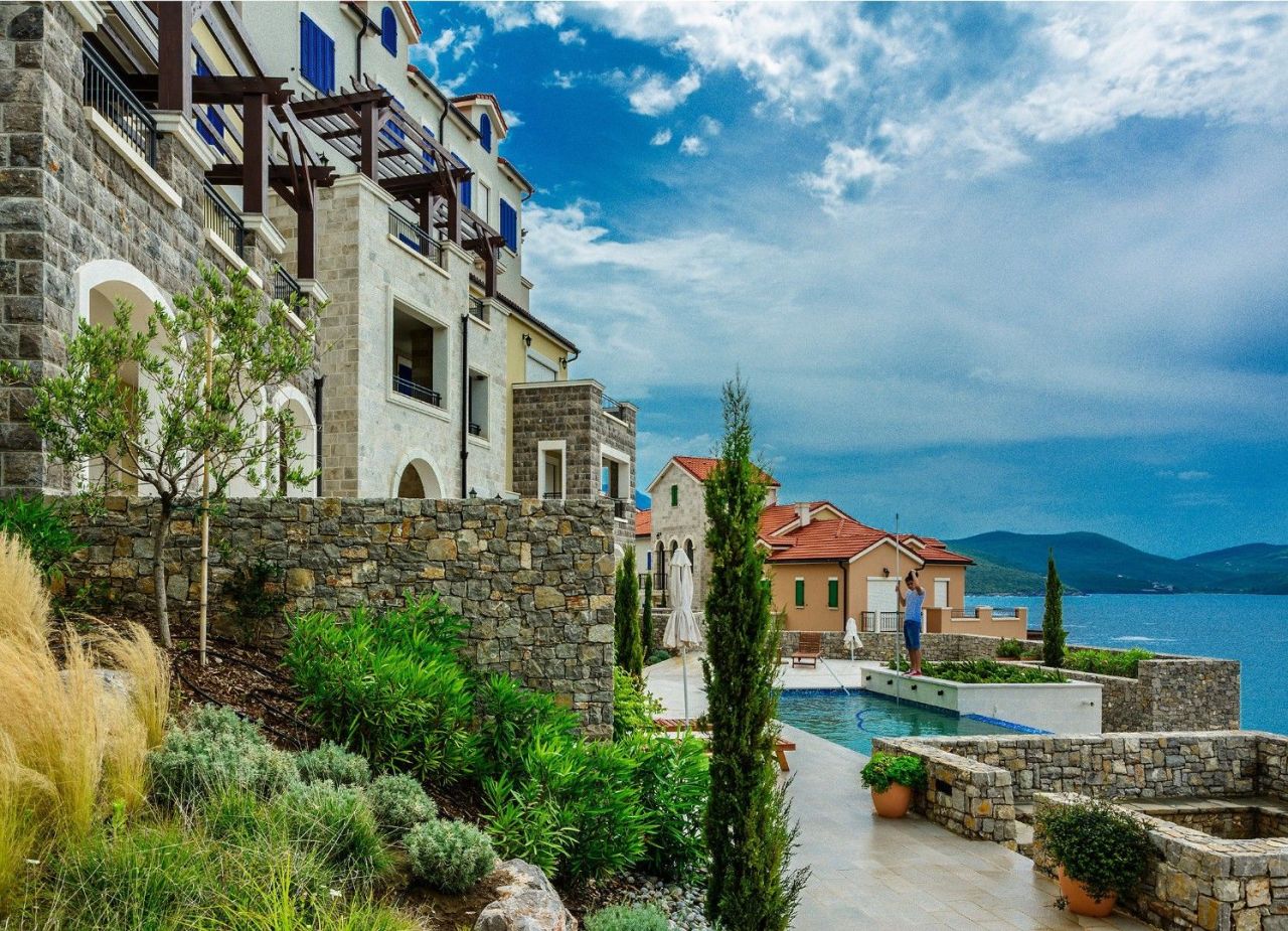 Квартира в Тивате, Черногория, 94 м² - фото 3