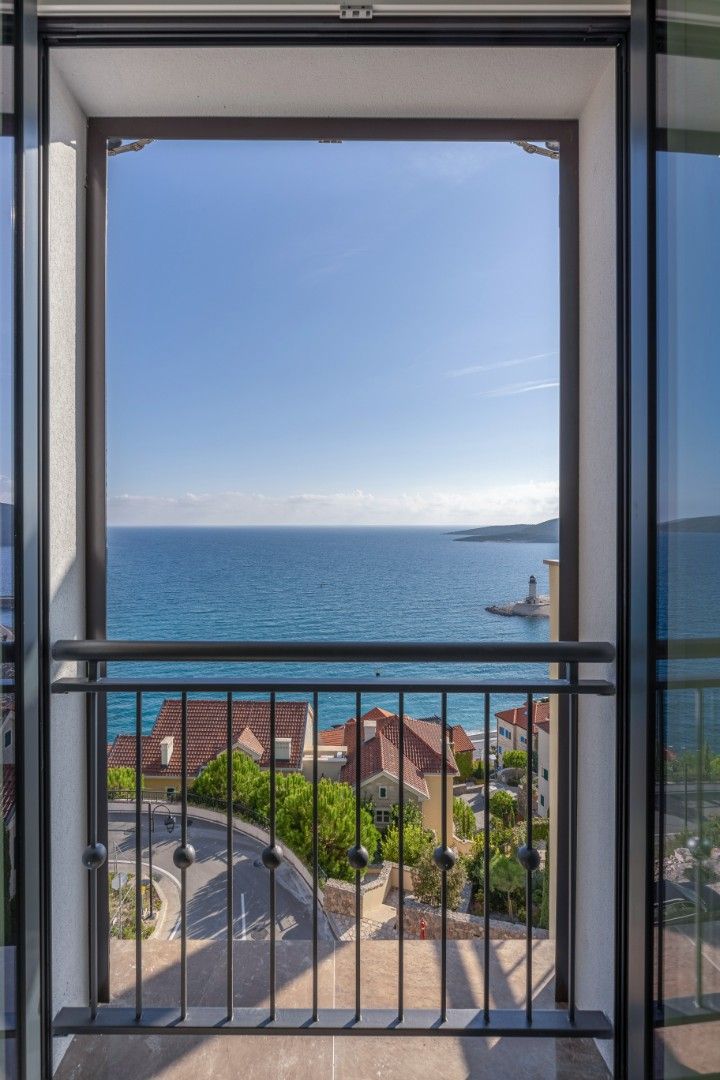 Квартира в Тивате, Черногория, 94 м² - фото 4