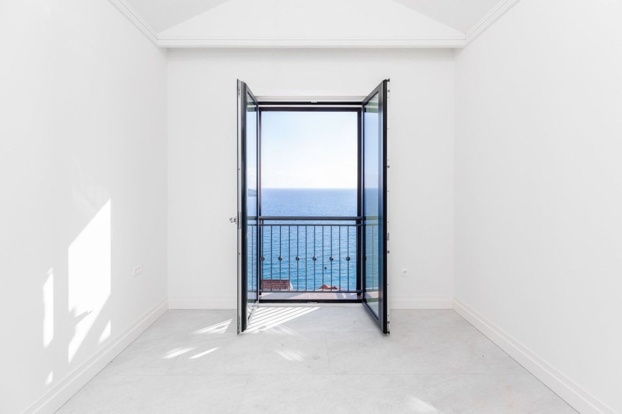 Квартира в Тивате, Черногория, 94 м² - фото 7