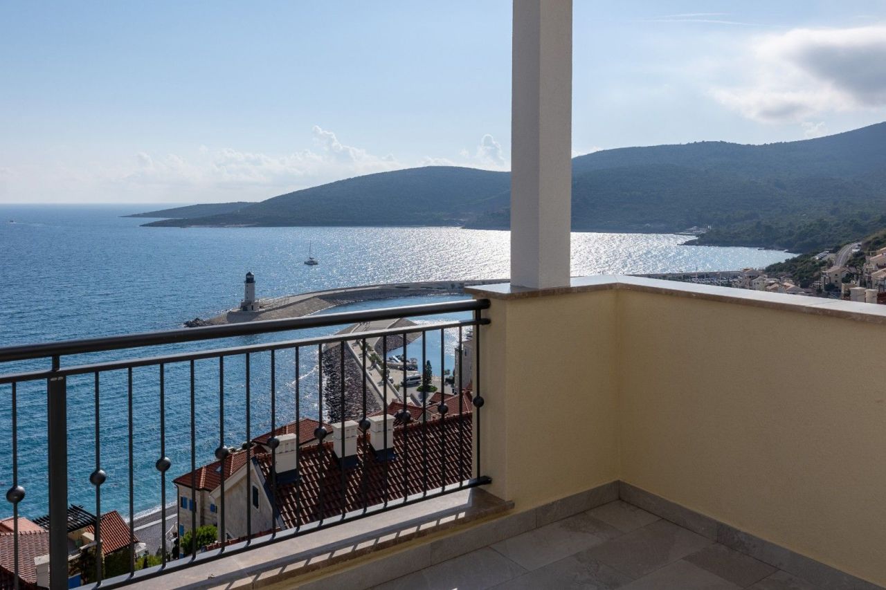 Квартира в Тивате, Черногория, 94 м² - фото 19