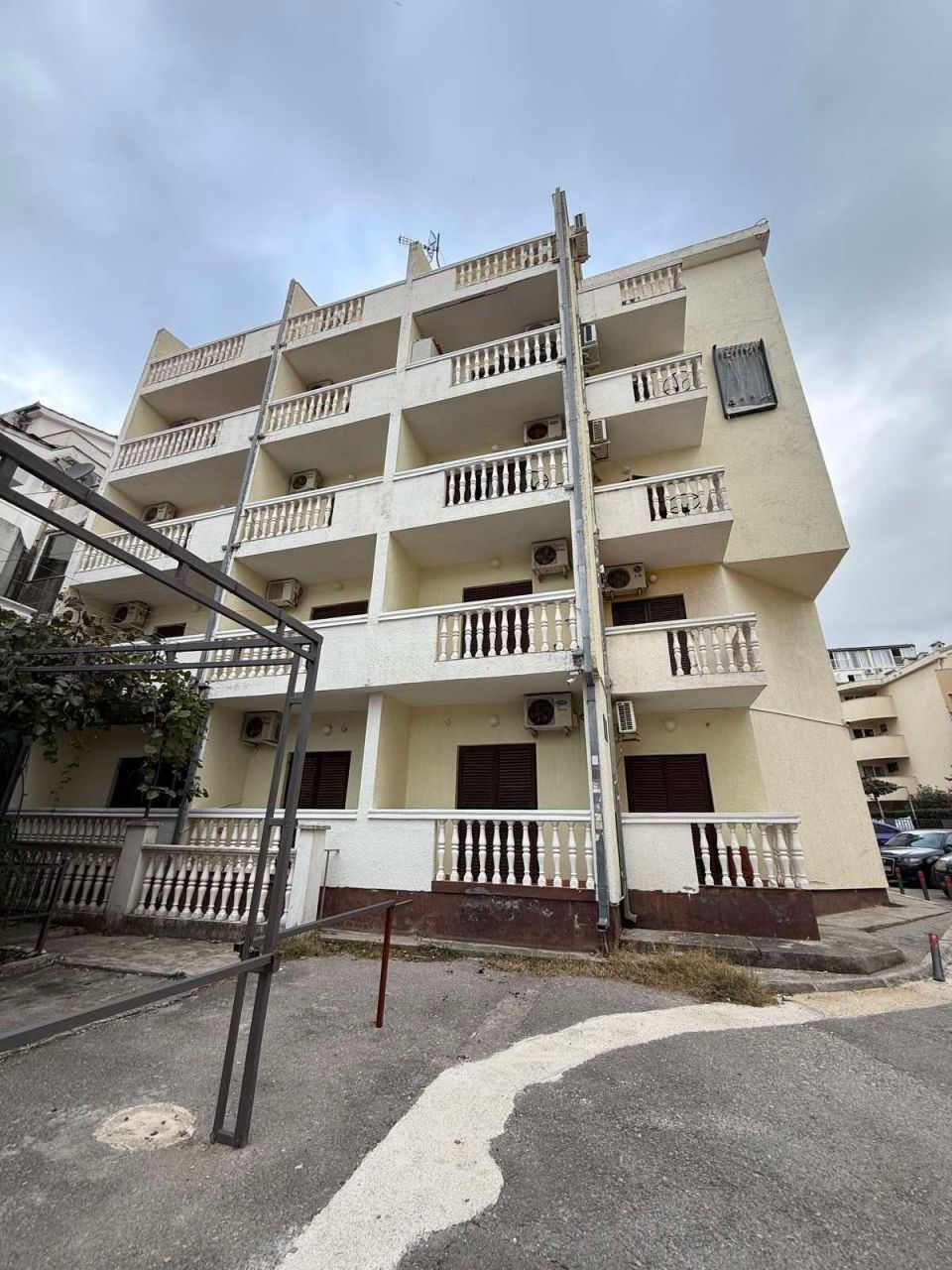 Отель, гостиница в Будве, Черногория, 1 100 м² - фото 12