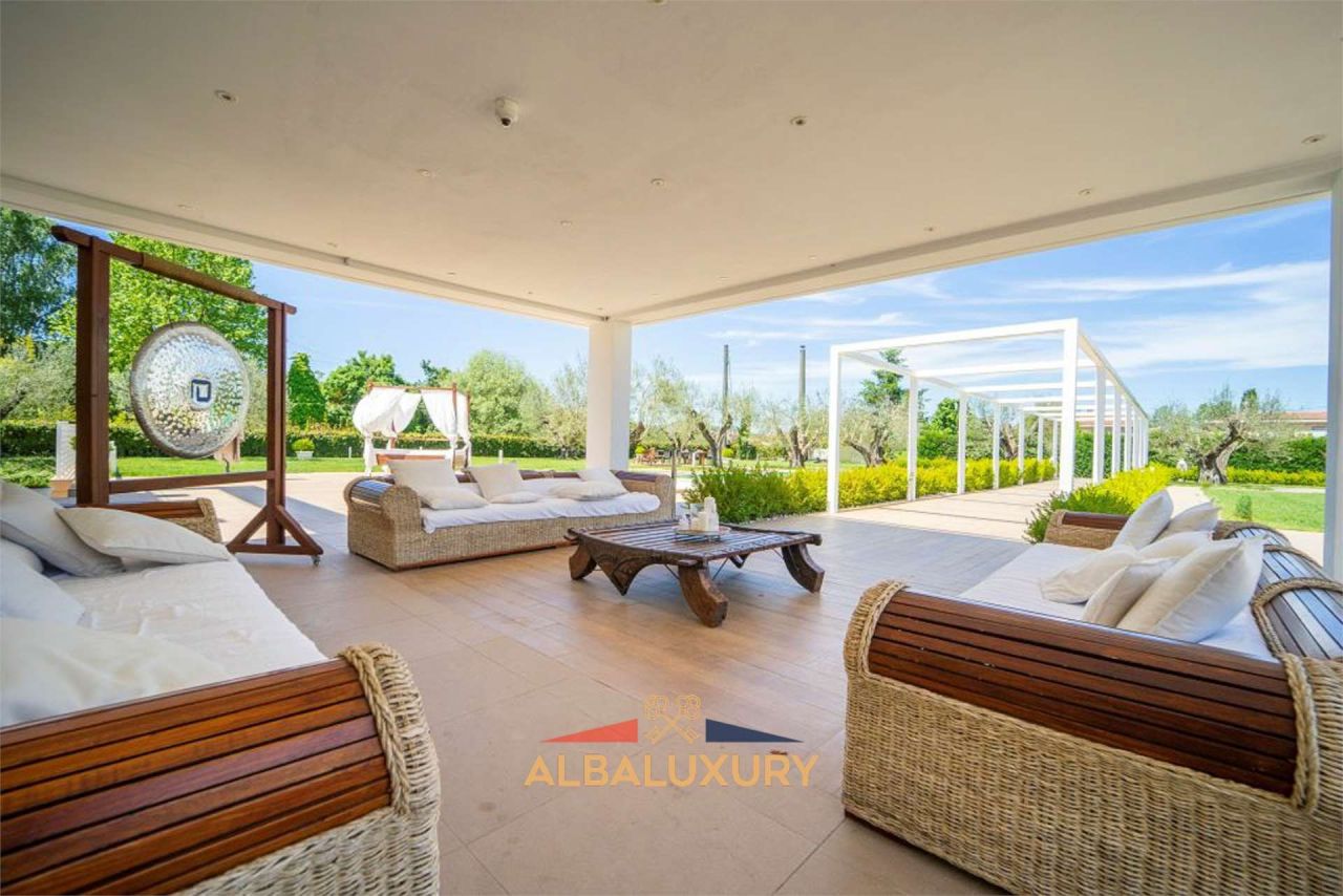 Вилла в Ареццо, Италия, 2 500 м² - фото 6