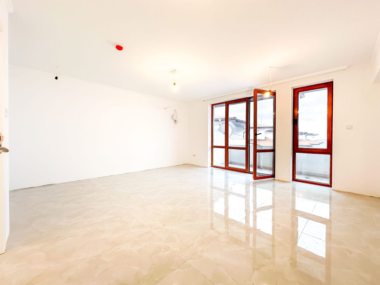 Квартира в Елените, Болгария, 66 м² - фото 2