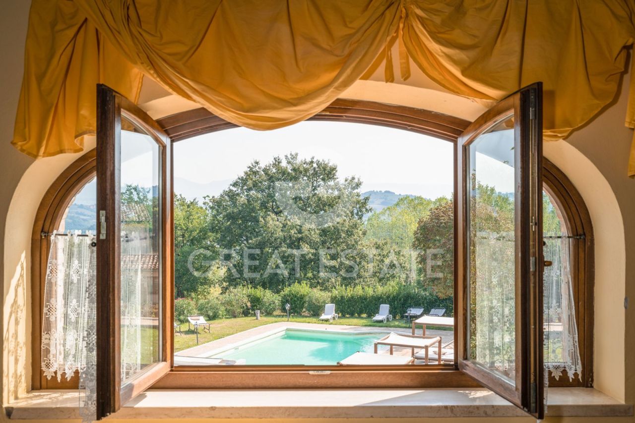 Дом в Тоди, Италия, 811.85 м² - фото 14