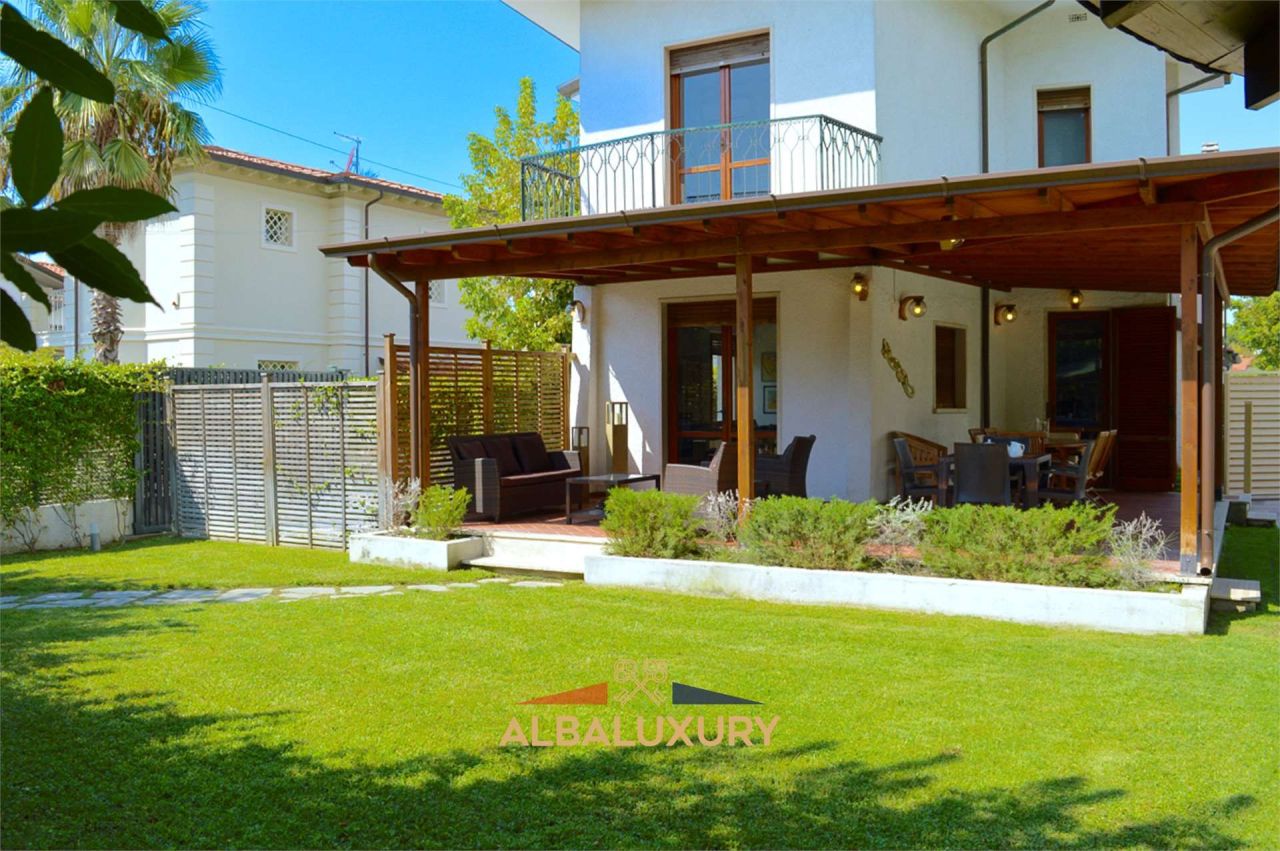 Вилла в Форте деи Марми, Италия, 130 м² - фото 3