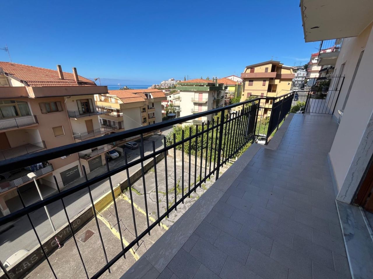 Квартира в Скалее, Италия, 65 м² - фото 11