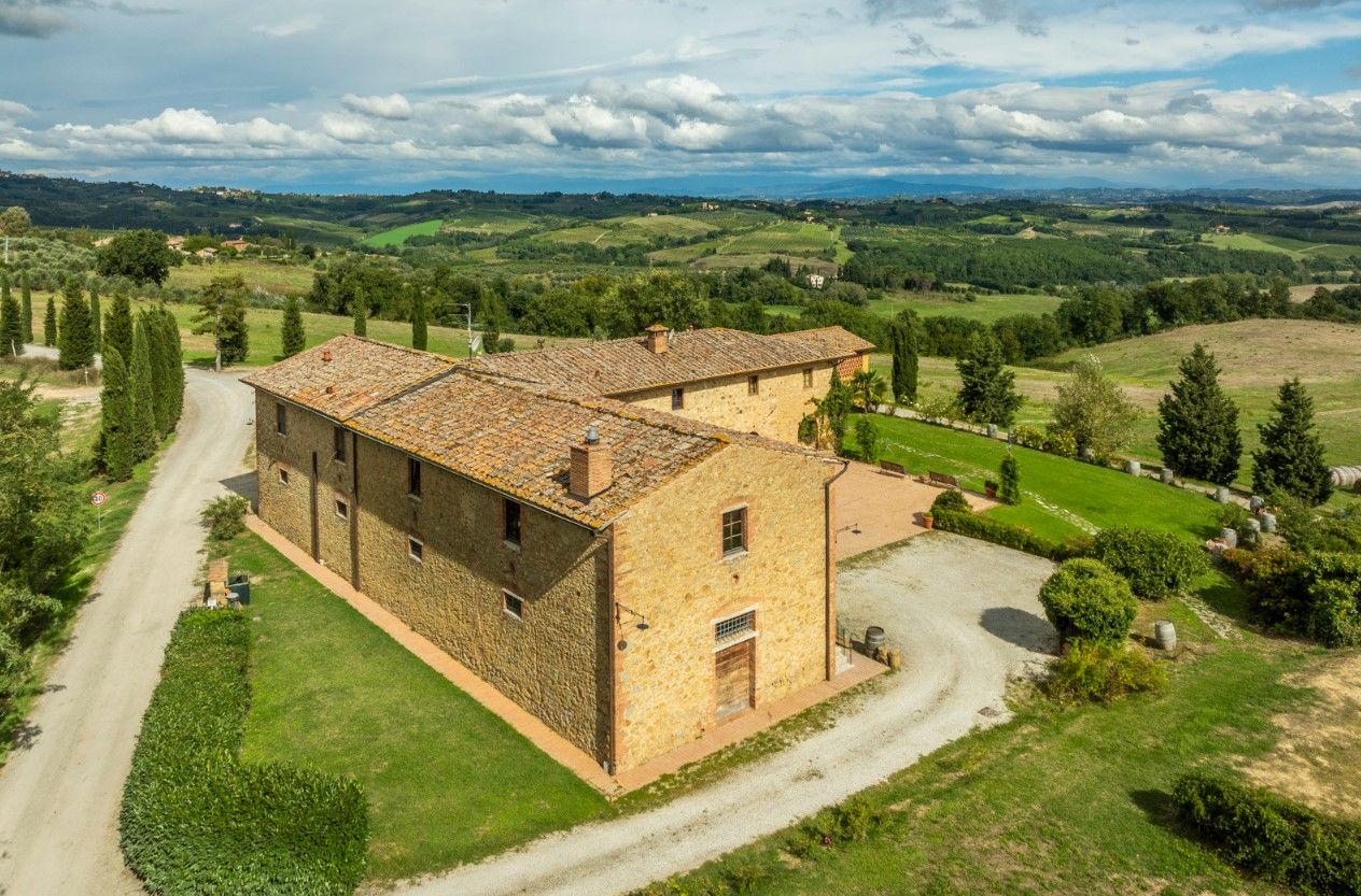 Производство в Сан-Джиминьяно, Италия, 1 670 м² - фото 5