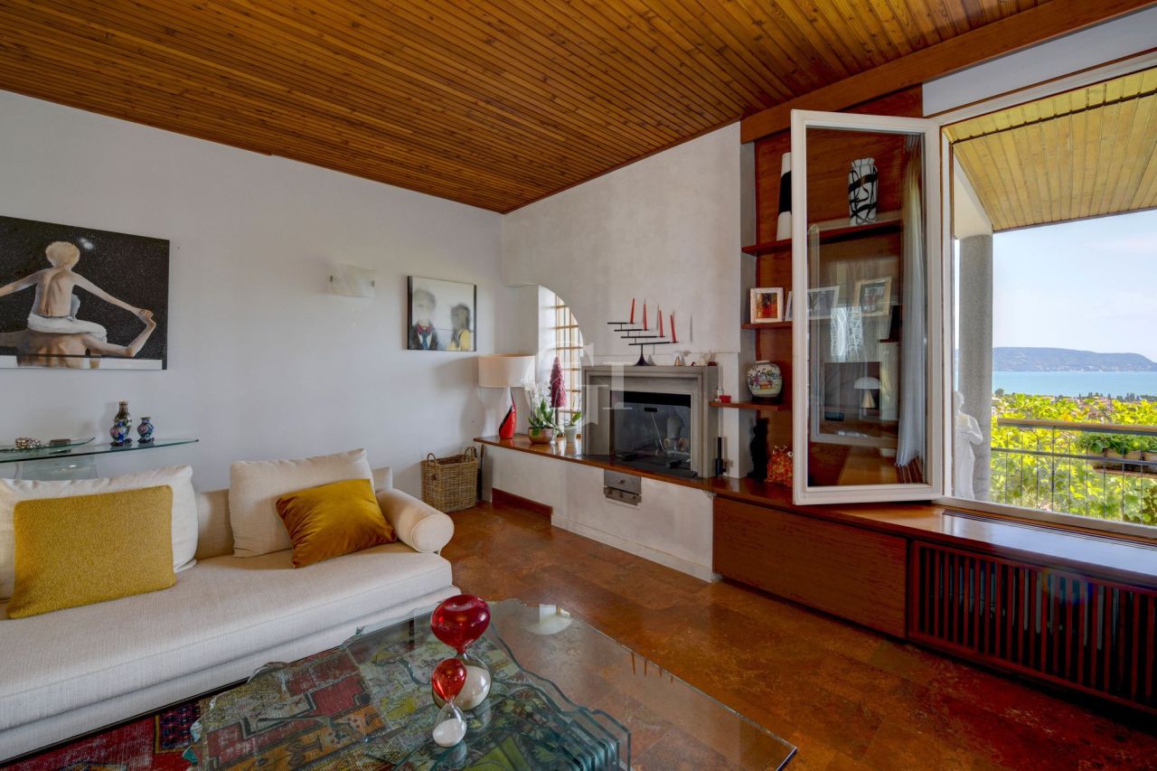 Вилла у озера Гарда, Италия, 710 м² - фото 4