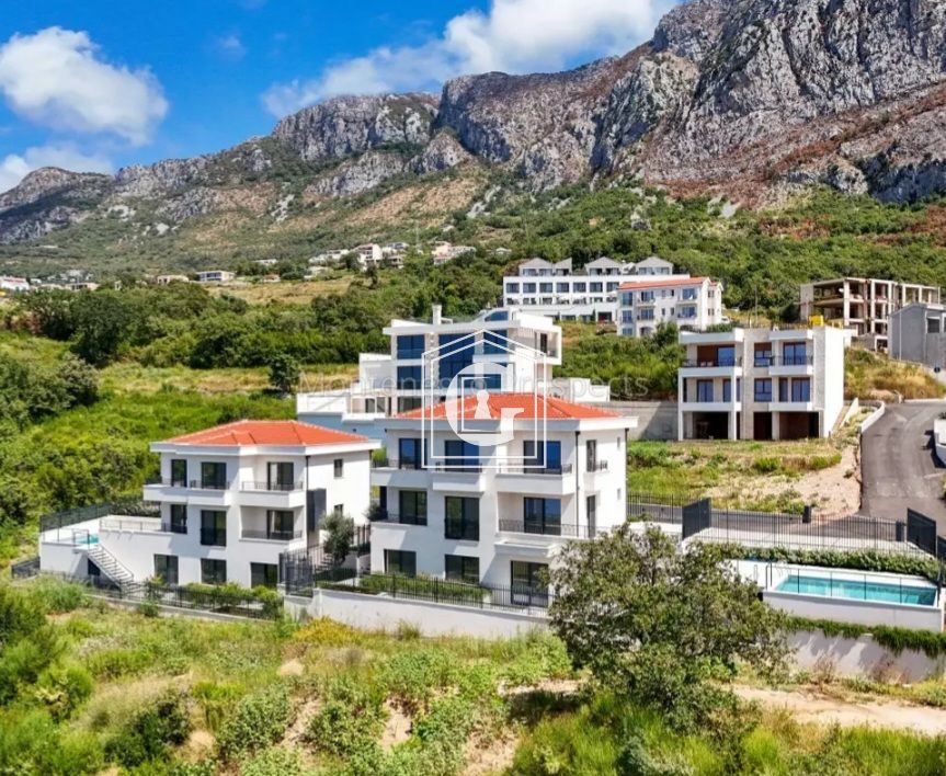 Вилла в Режевичах, Черногория, 318 м² - фото 2