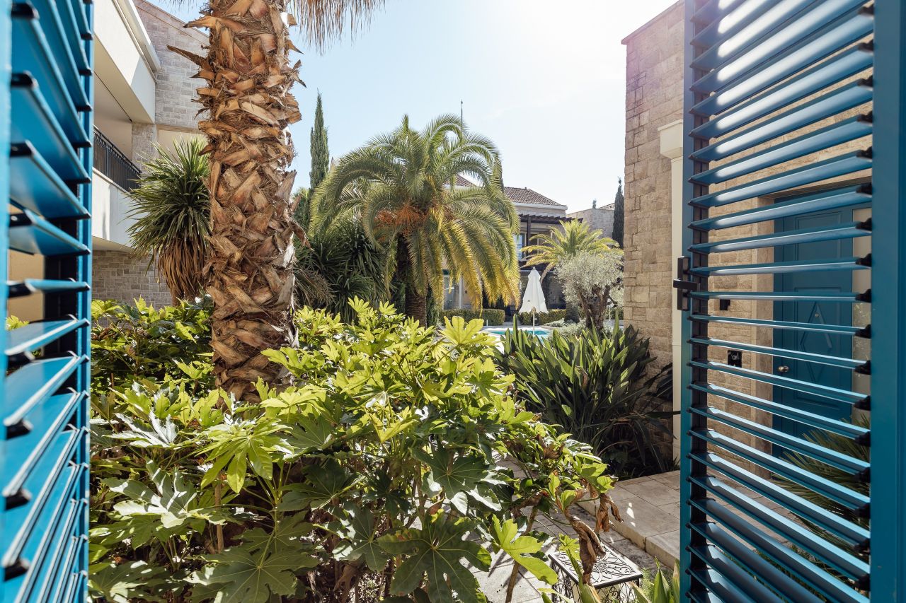 Квартира в Херцег-Нови, Черногория, 108 м² - фото 9