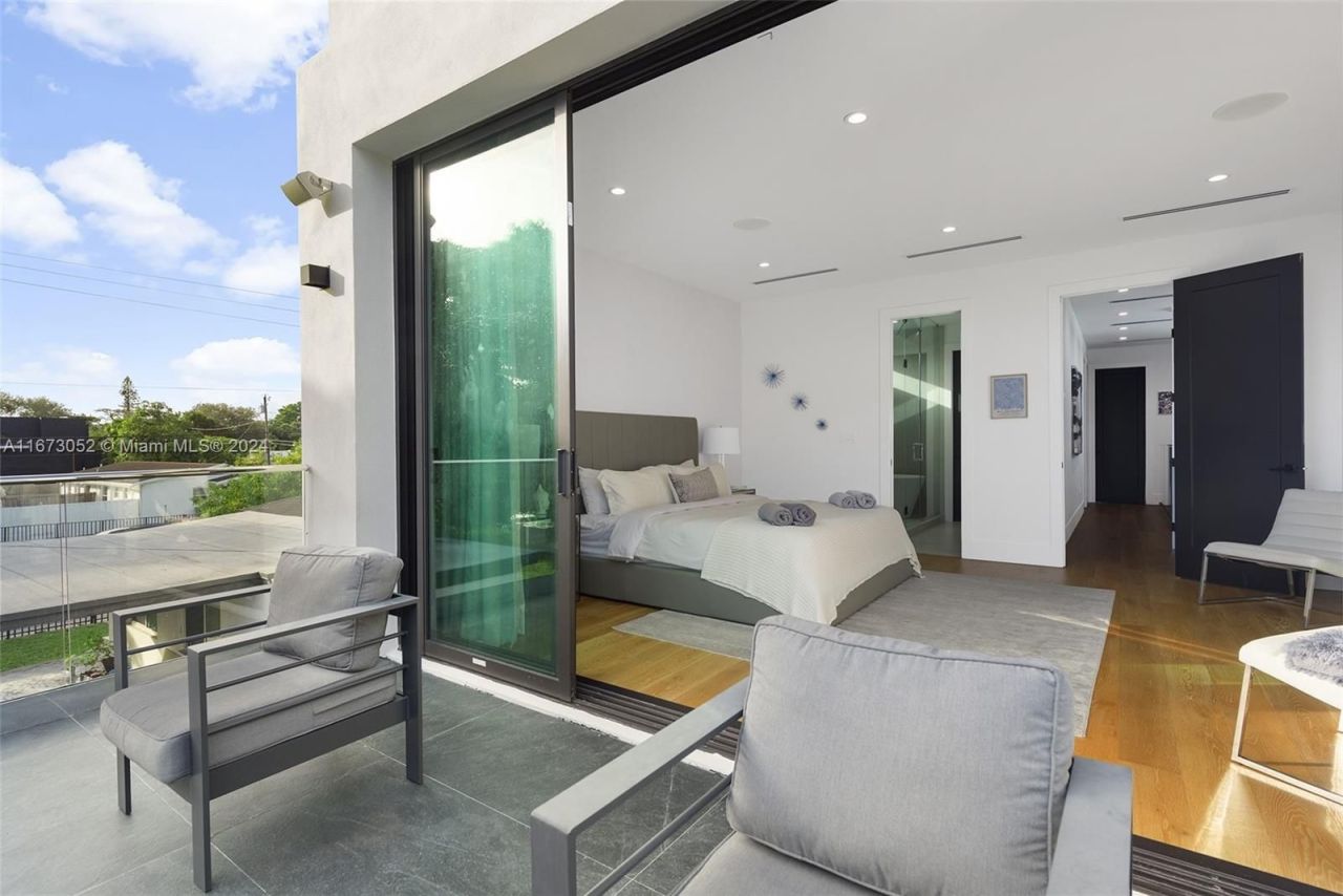 Дом в Майами, США, 300 м² - фото 12