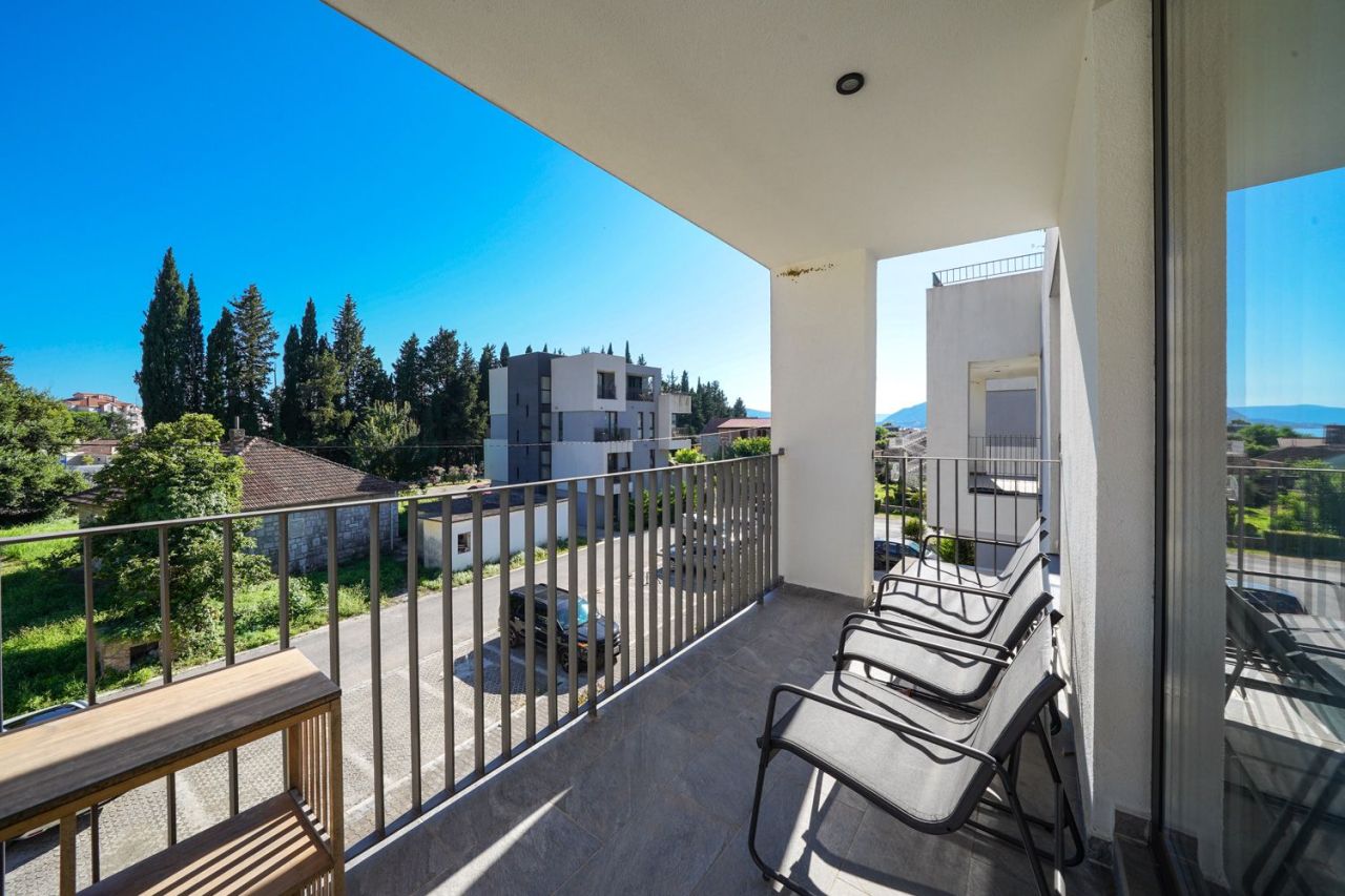 Квартира в Тивате, Черногория, 67 м² - фото 4