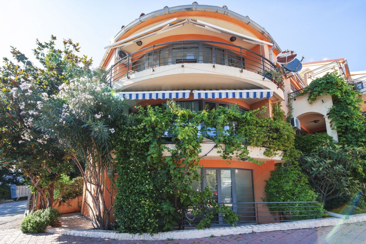 Квартира в Будве, Черногория, 55 м² - фото 11