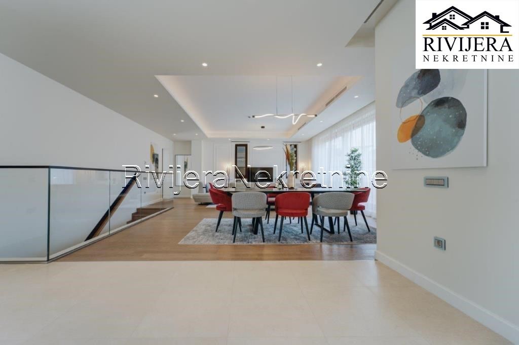 Квартира в Херцег-Нови, Черногория, 238 м² - фото 2