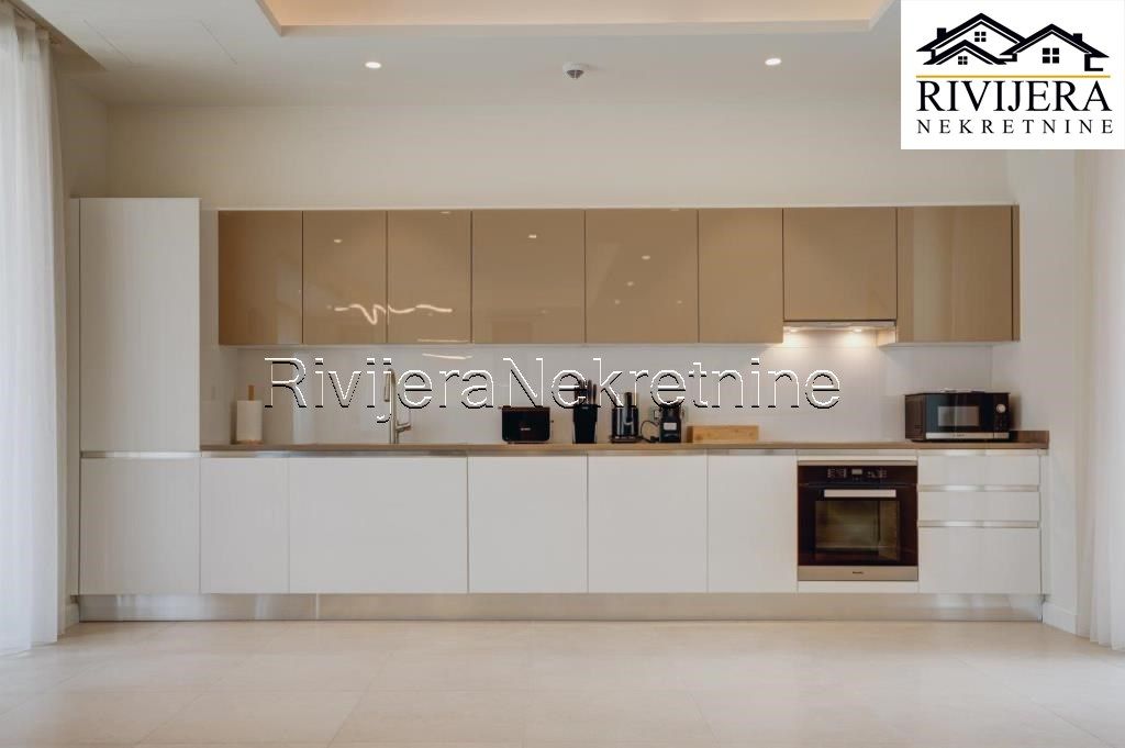 Квартира в Херцег-Нови, Черногория, 238 м² - фото 3