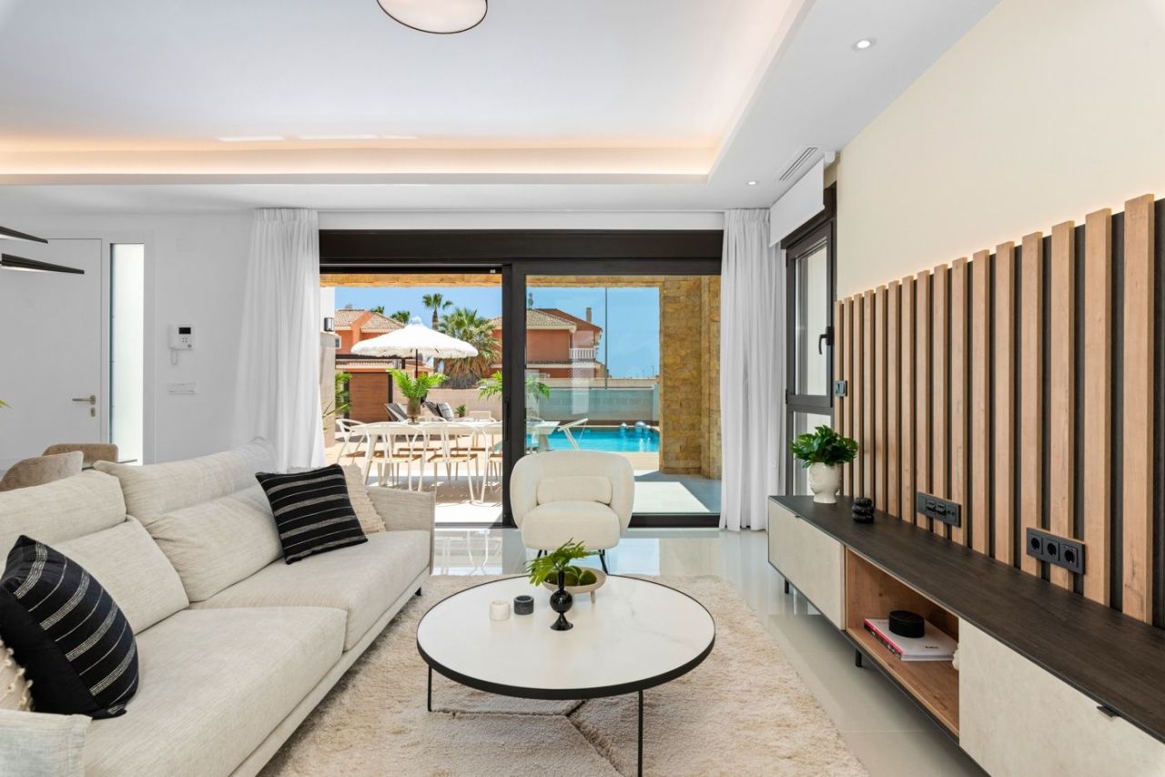 Вилла в Сьюдад-Кесада, Испания, 155 м² - фото 7