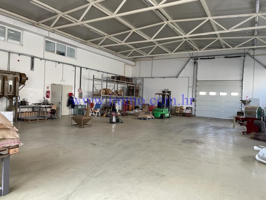 Коммерческая недвижимость в Шибенике, Хорватия, 1 400 м² - фото 5