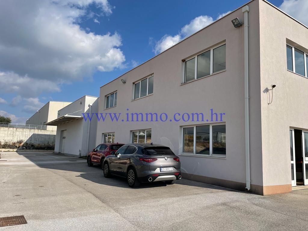 Коммерческая недвижимость в Шибенике, Хорватия, 1 400 м² - фото 4