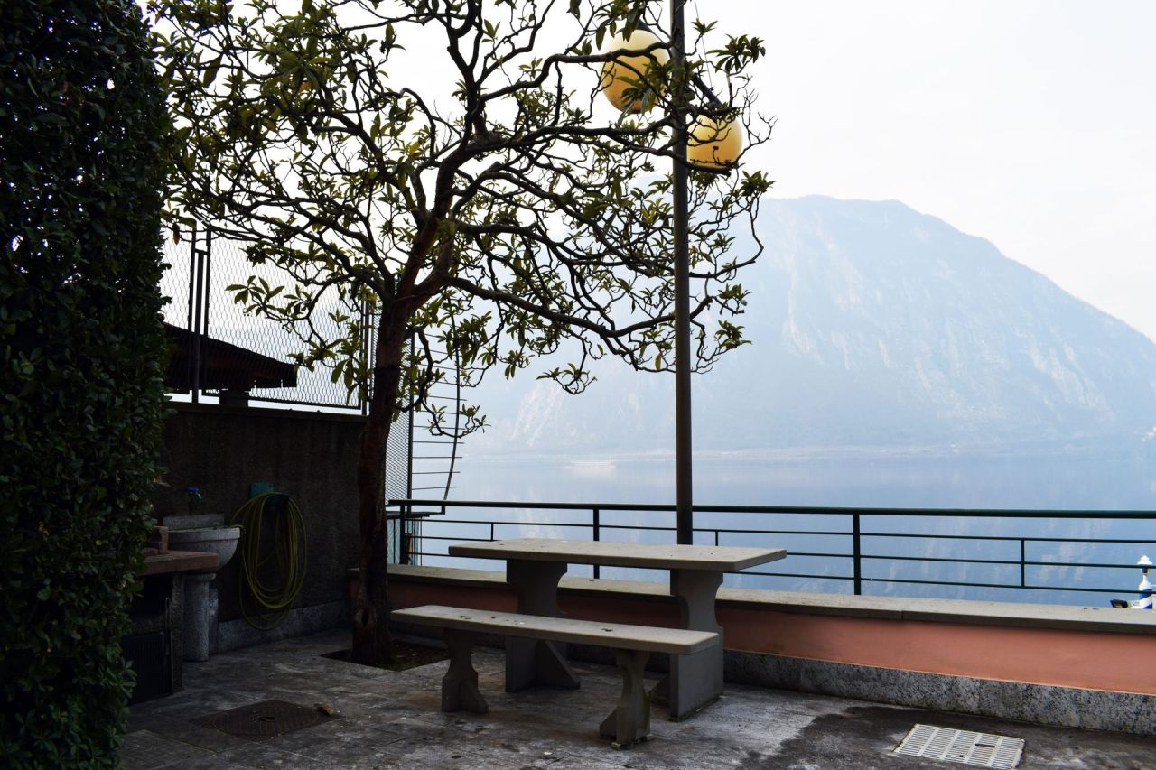 Квартира в Кампионе-д'Италия, Италия, 300 м² - фото 17