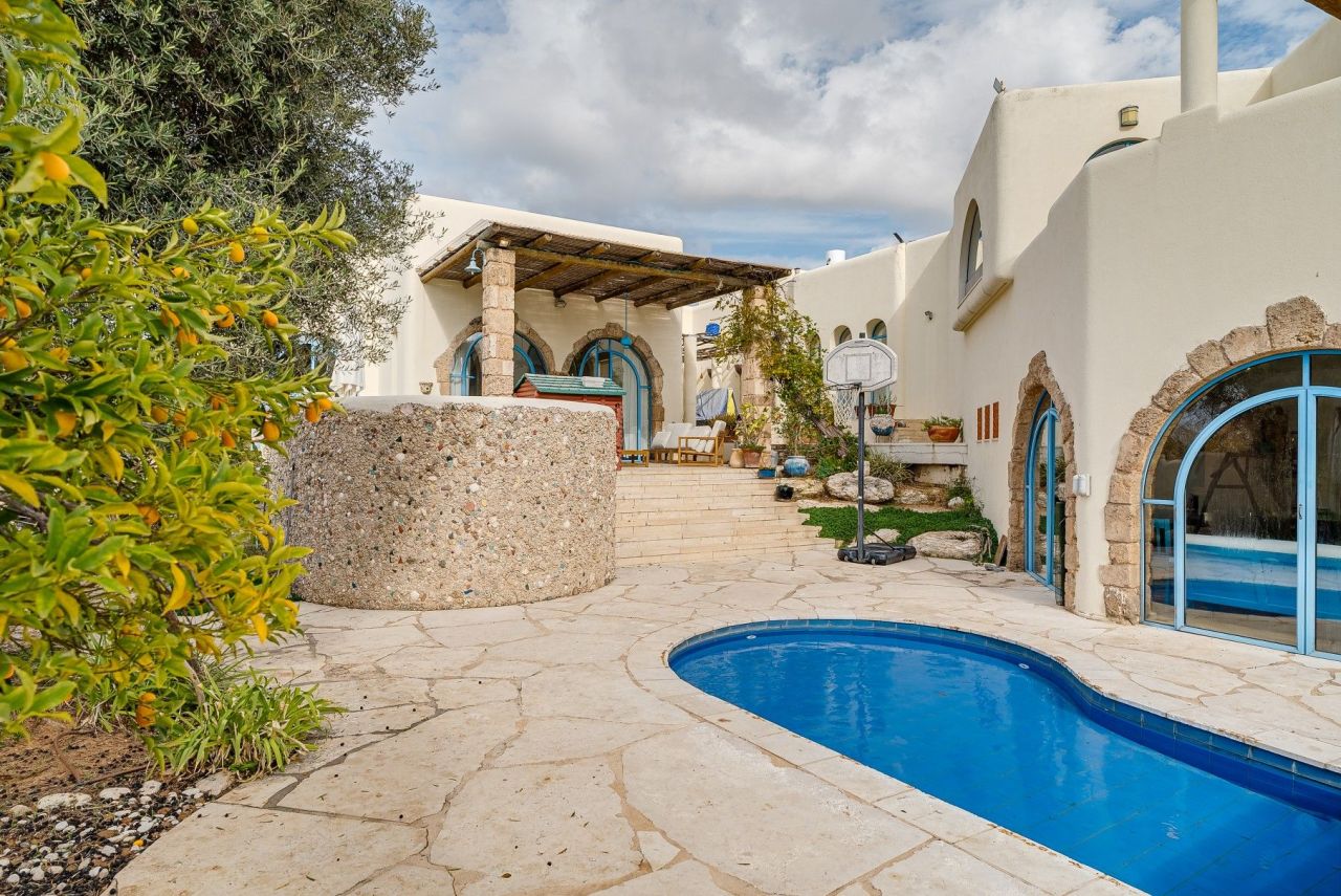 Вилла в Кейсарии, Израиль, 700 м² - фото 11