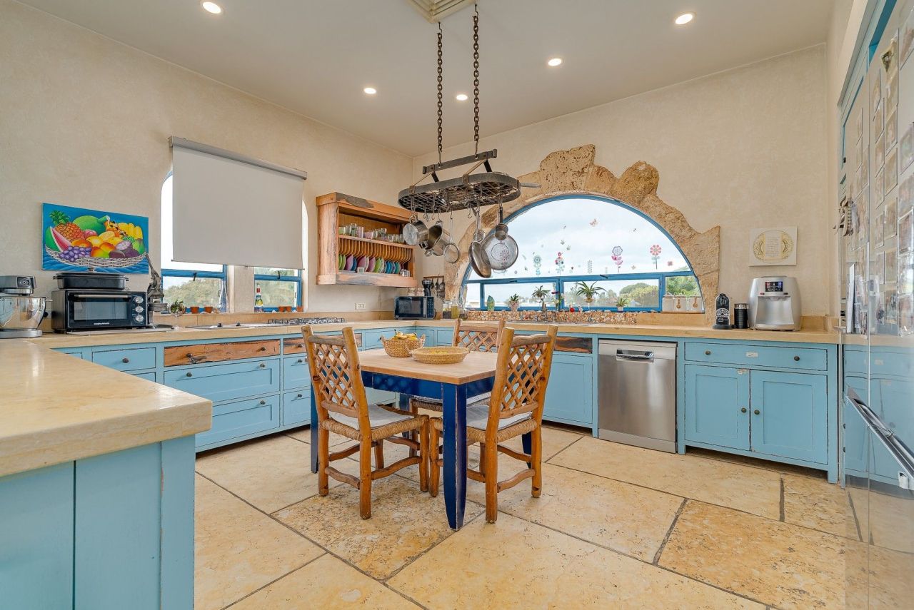 Вилла в Кейсарии, Израиль, 700 м² - фото 9