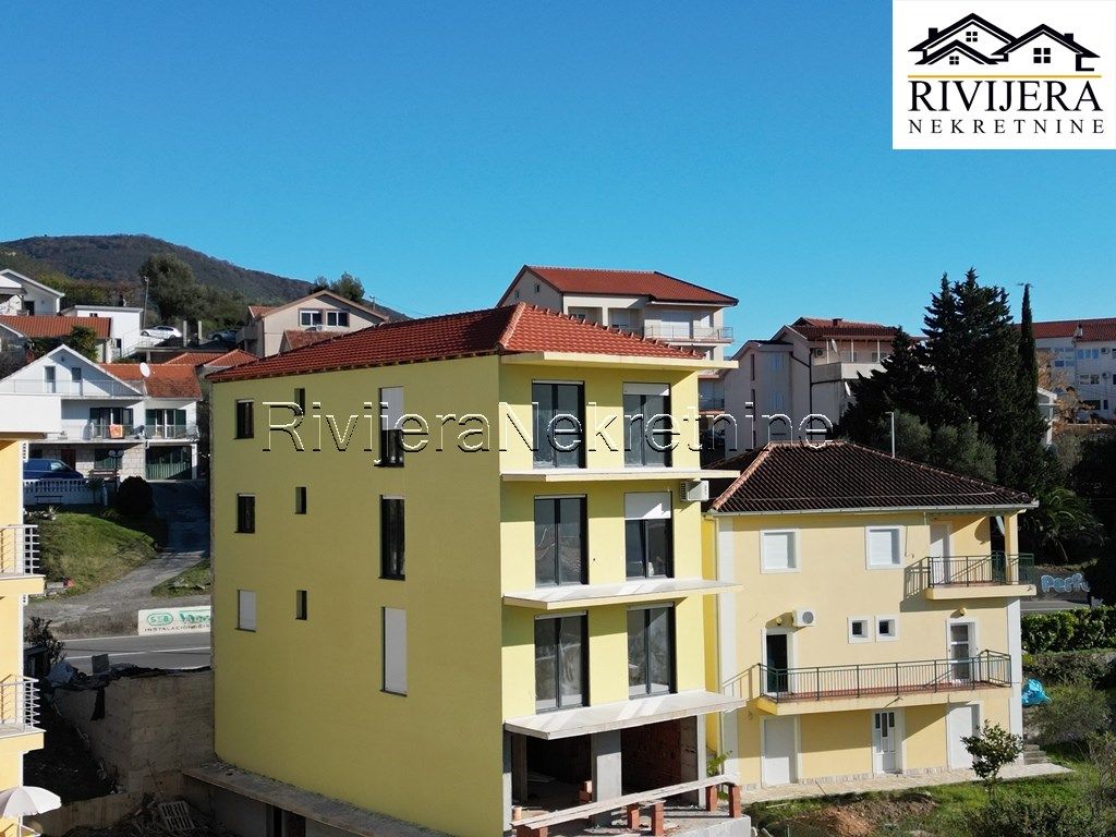 Квартира в Херцег-Нови, Черногория, 47 м² - фото 3