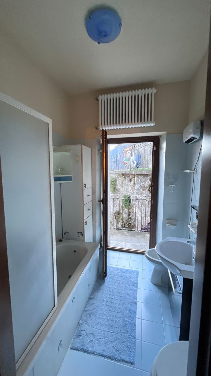 Дом у озера Комо, Италия, 110 м² - фото 11