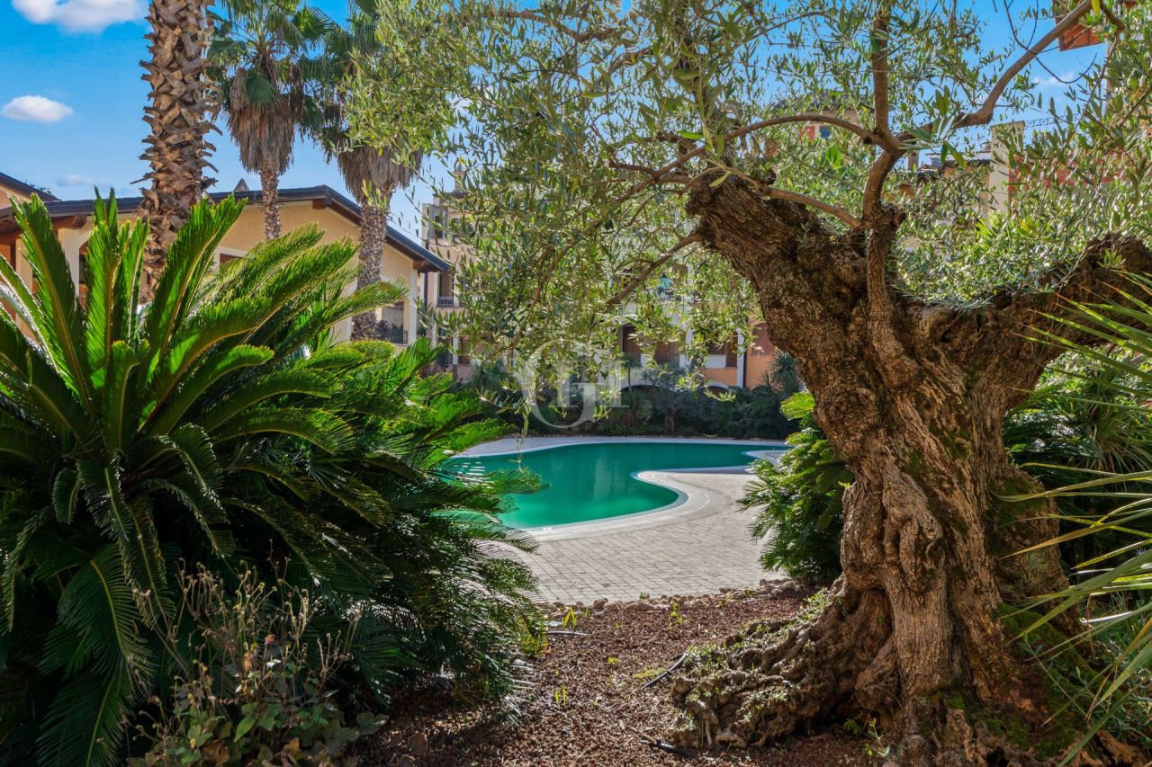 Апартаменты у озера Гарда, Италия, 72 м² - фото 4