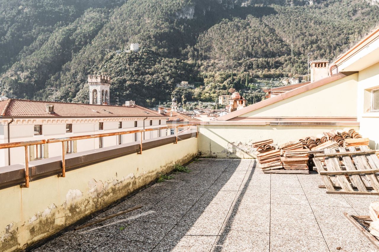 Апартаменты у озера Гарда, Италия, 155 м² - фото 9