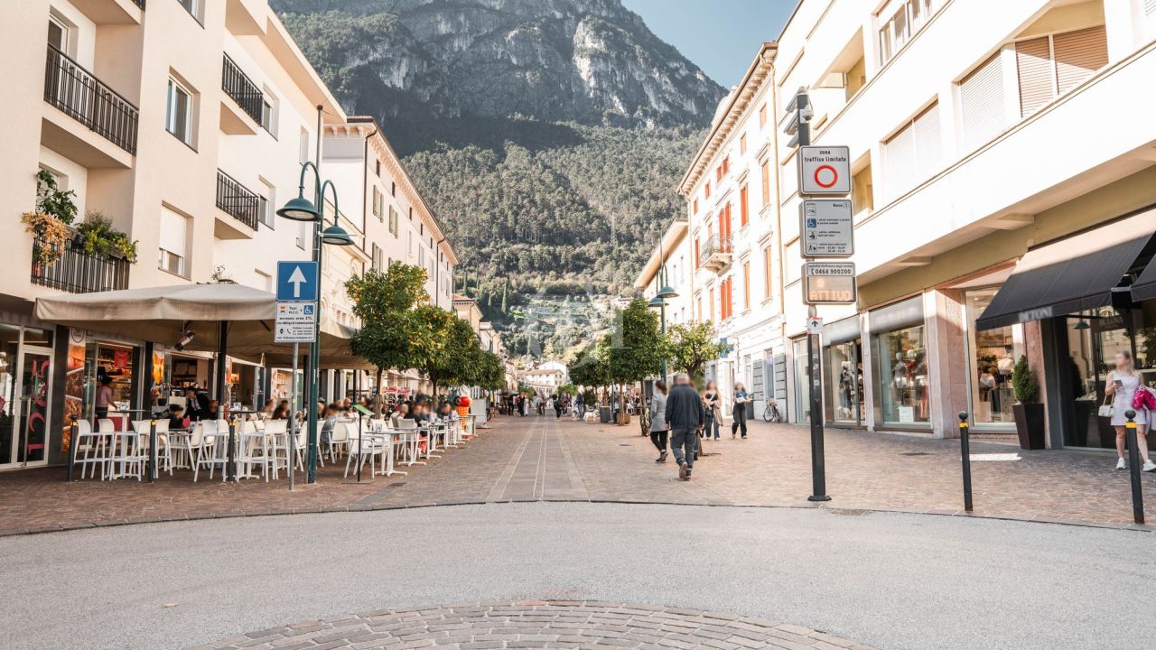 Апартаменты у озера Гарда, Италия, 130 м² - фото 10