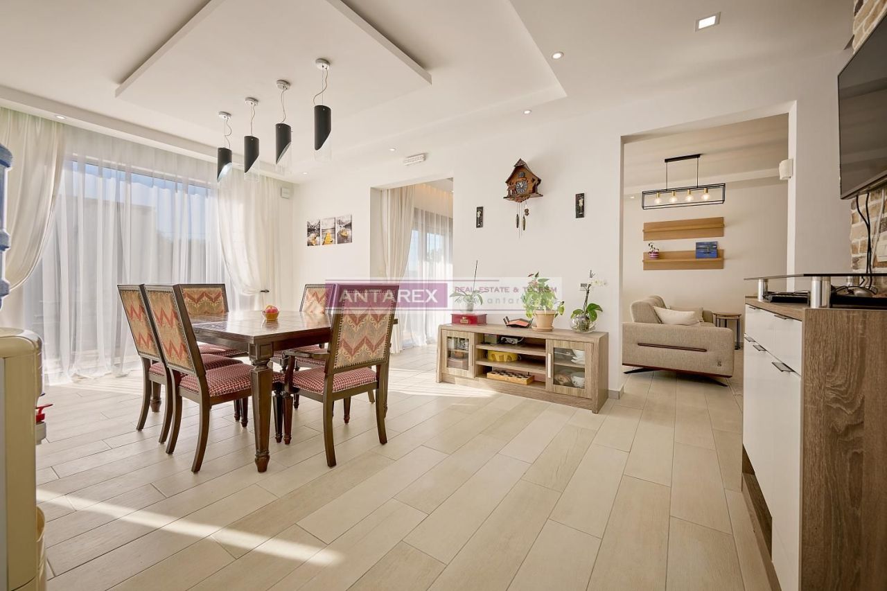 Вилла в Кримовице, Черногория, 200 м² - фото 4