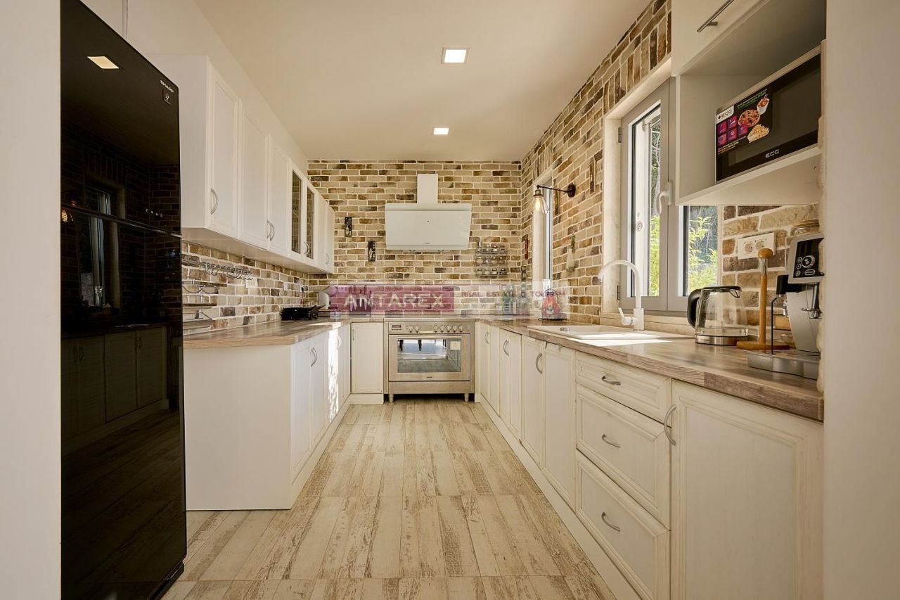 Вилла в Кримовице, Черногория, 200 м² - фото 5