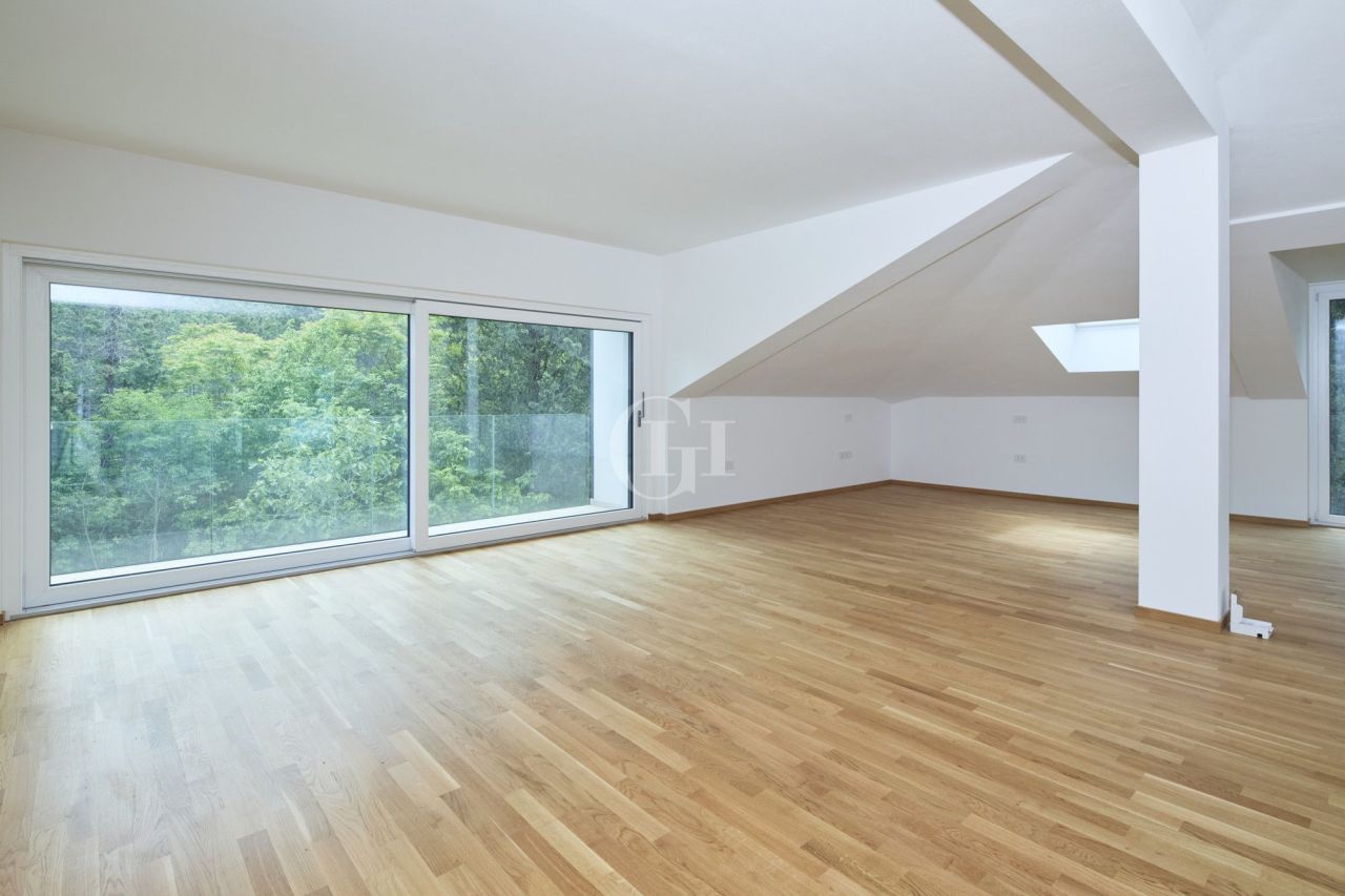 Пентхаус у озера Гарда, Италия, 215 м² - фото 5