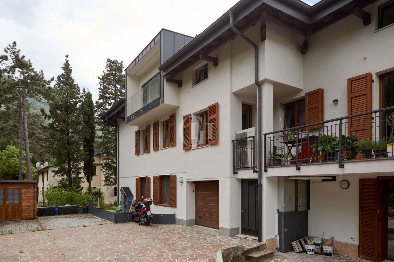 Пентхаус у озера Гарда, Италия, 215 м² - фото 13