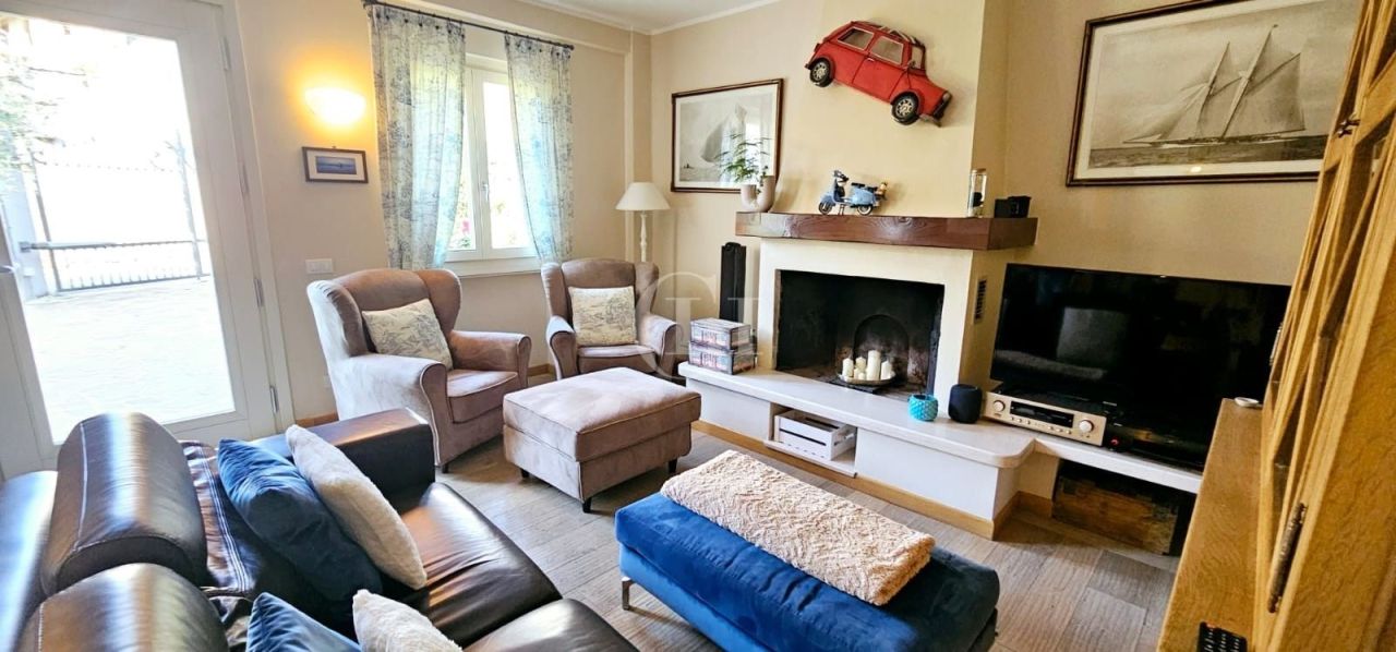 Вилла у озера Гарда, Италия, 189 м² - фото 4