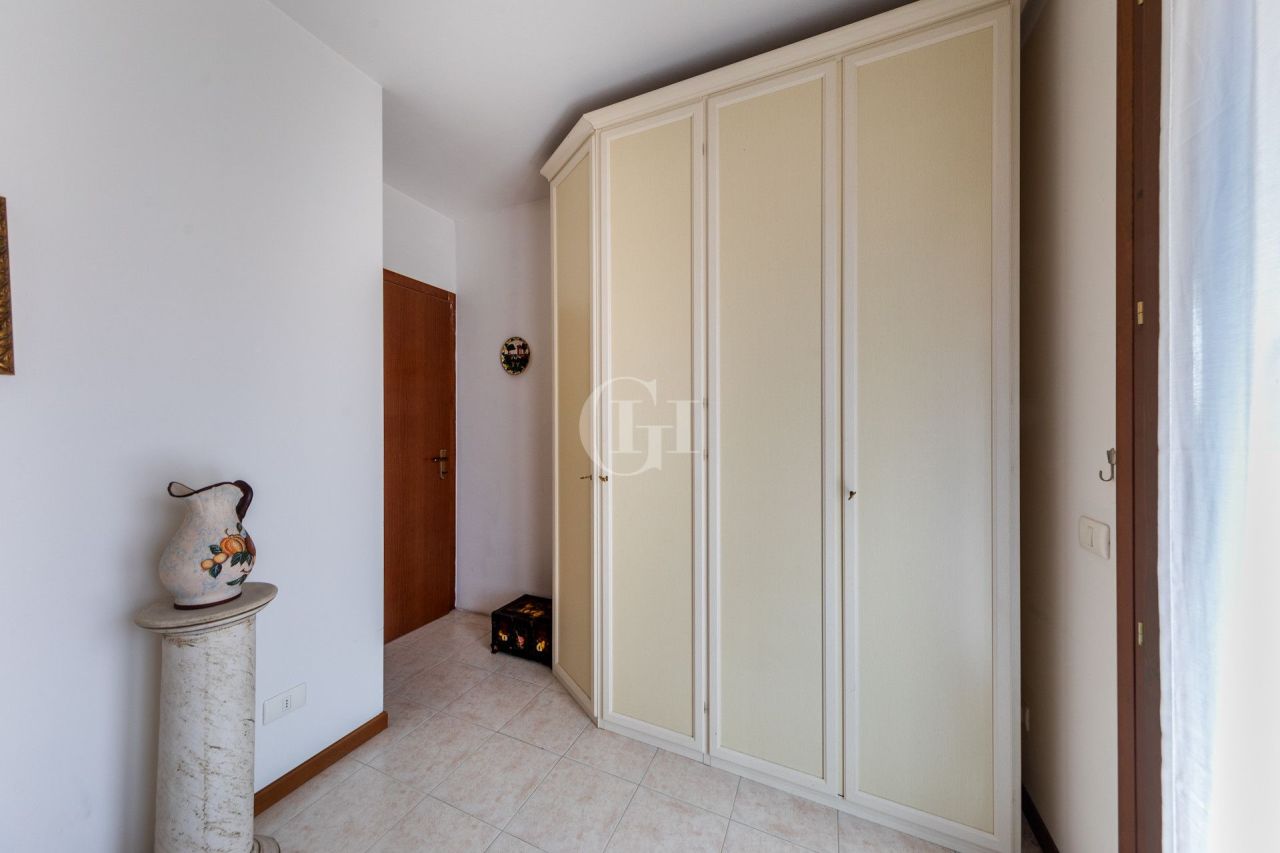 Апартаменты у озера Гарда, Италия, 55 м² - фото 10