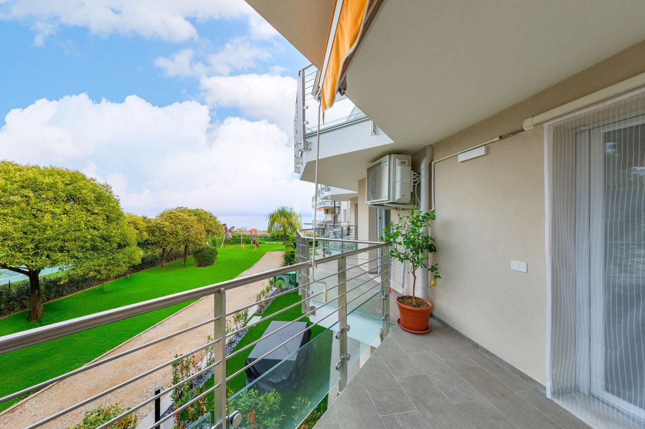 Апартаменты у озера Гарда, Италия, 68 м² - фото 2