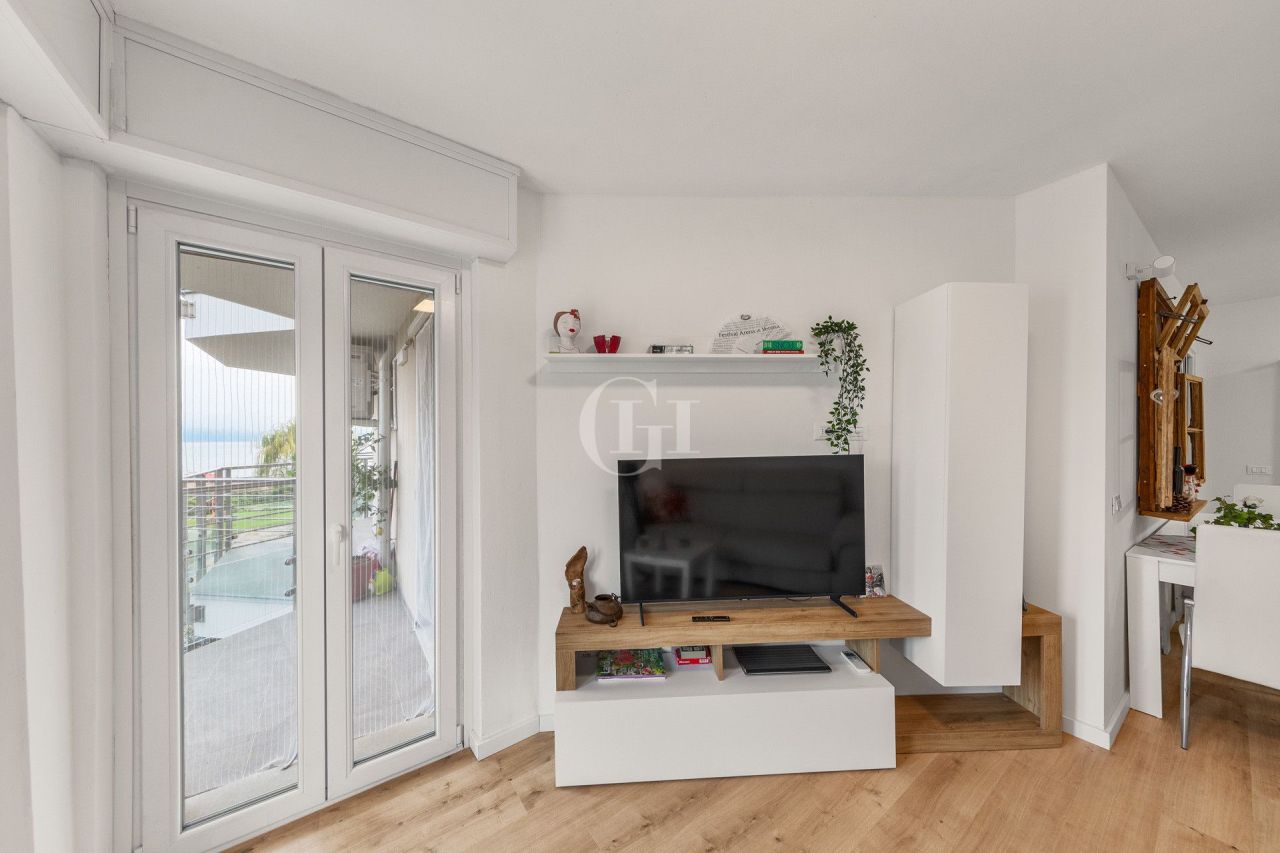 Апартаменты у озера Гарда, Италия, 68 м² - фото 7