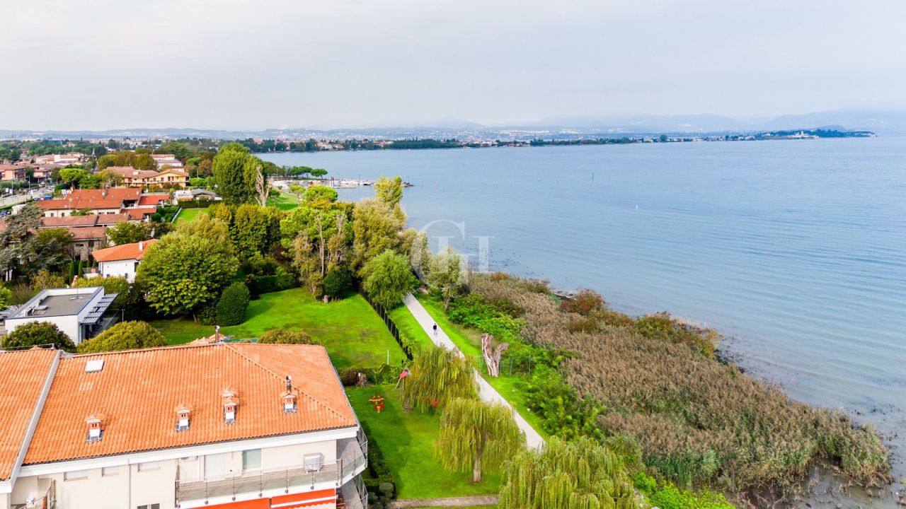 Апартаменты у озера Гарда, Италия, 68 м² - фото 15