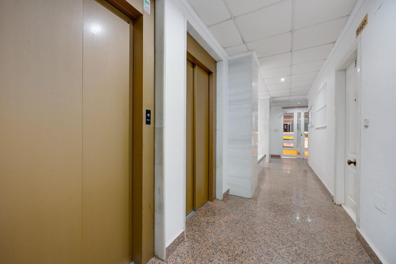 Квартира в Торревьехе, Испания, 60 м² - фото 13